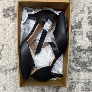 Journelle Dark Blue Women's Shoes- Brand New size 11